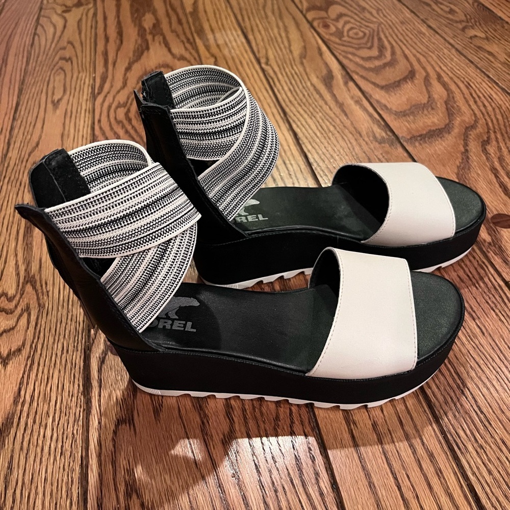 Sorel Women's Cameron Flatform Ankle Strap Sandal - Black size 6